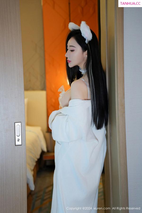   [XiuRen]高清写真图 2024.06.11 No.8679 田兮白 丝袜美腿第72张图片